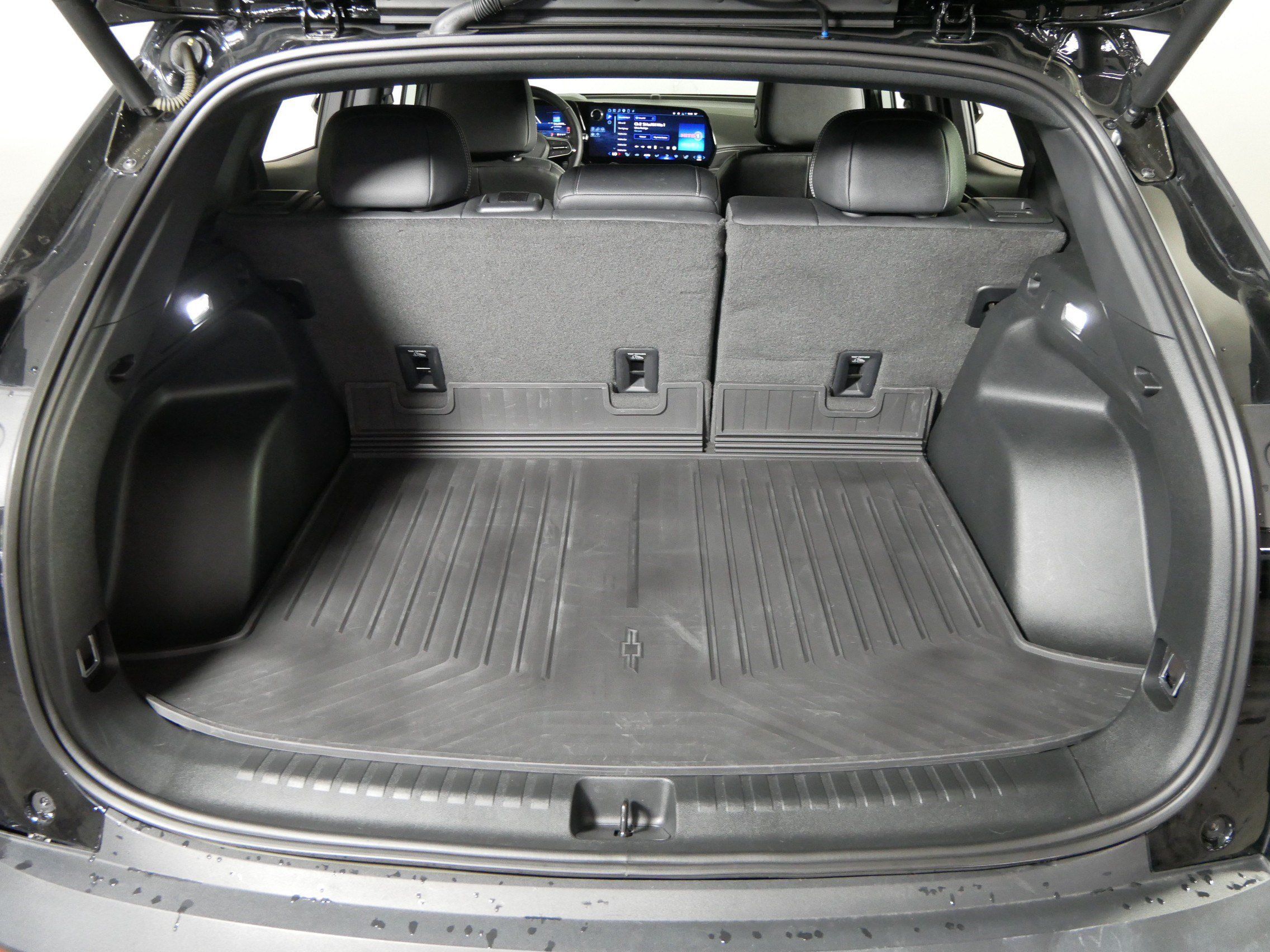 Used 2024 Chevrolet Blazer EV LT AWD/4WD image 18
