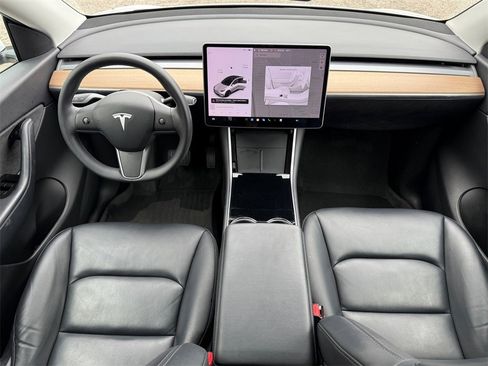 Used 2021 Tesla Model Y Long Range image 21