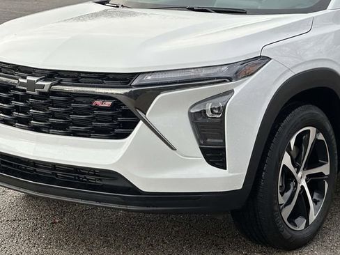 Used 2024 Chevrolet Trax RS w/ Driver Confidence Package image 12