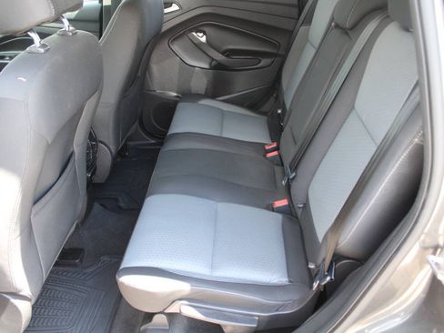 Used 2017 Ford Escape SE w/ Equipment Group 201A AWD/4WD image 10