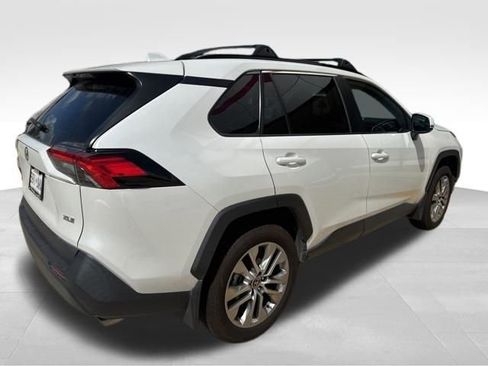 Used 2023 Toyota RAV4 XLE Premium image 6