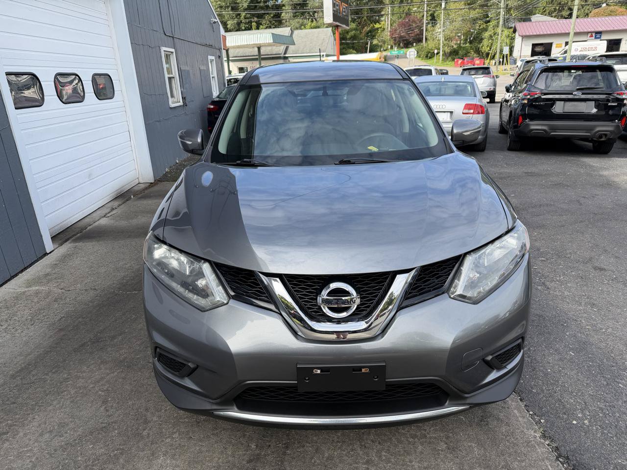 Used 2014 Nissan Rogue S AWD/4WD image 2
