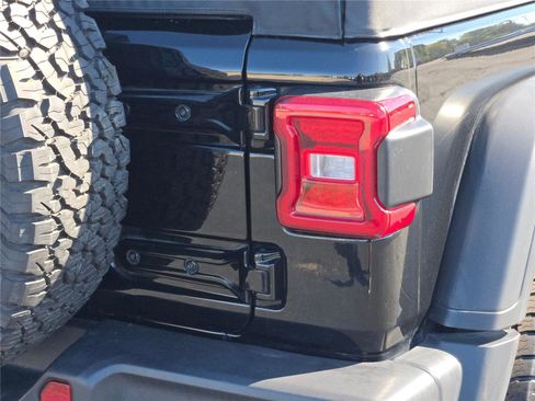 Used 2023 Jeep Wrangler Unlimited Rubicon 4xe image 14