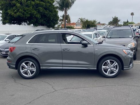 Used 2021 Audi Q3 2.0T Premium w/ Convenience Package AWD/4WD image 2