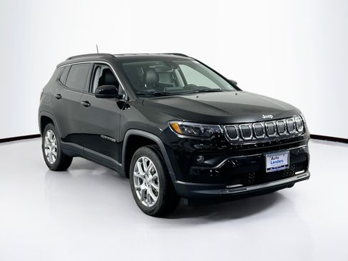 Used 2022 Jeep Compass Latitude AWD/4WD image 3