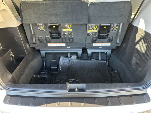 Used 2016 Toyota Sienna Limited Premium w/ Outdoor Package AWD/4WD image 17