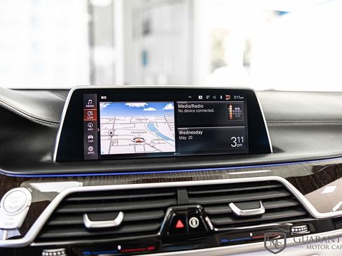 Used 2021 BMW 750i xDrive w/ Executive Package AWD/4WD image 30