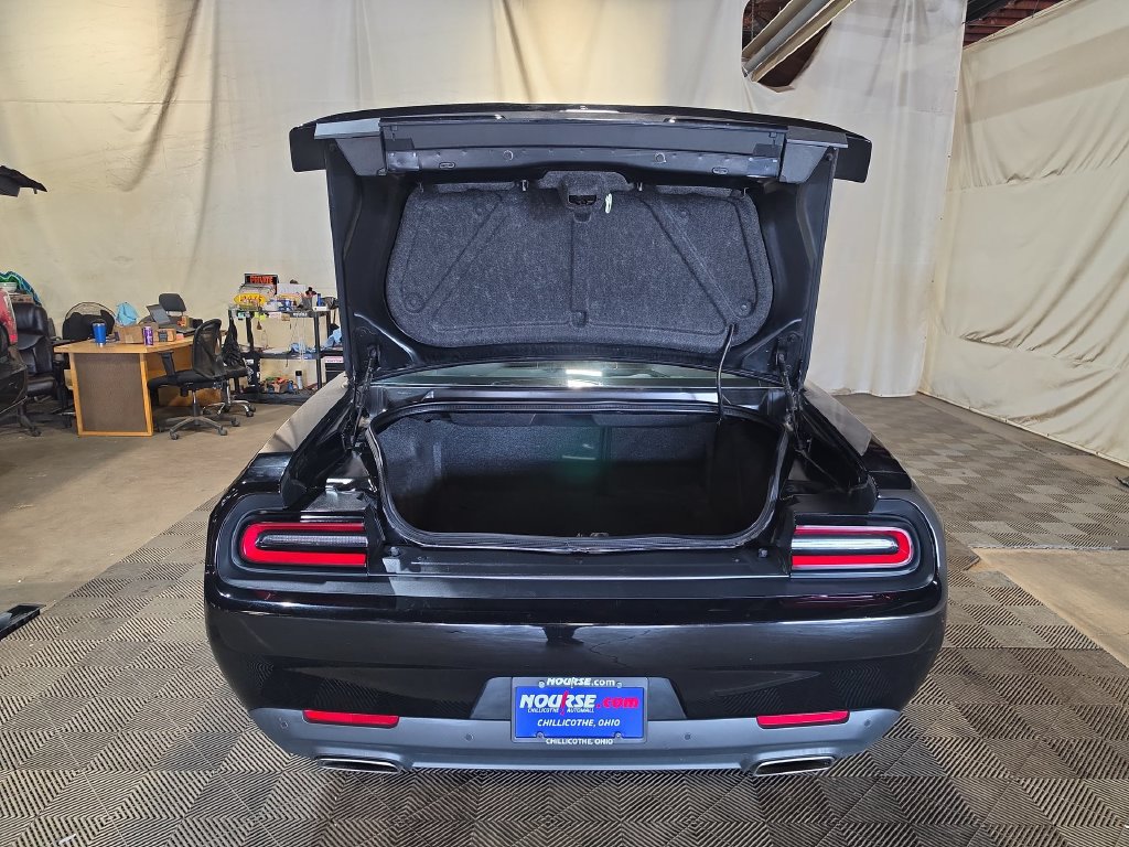 Used 2019 Dodge Challenger SXT w/ Driver Convenience Group RWD image 19