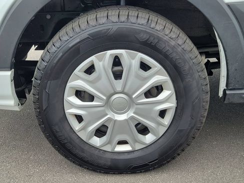 Used 2024 Ford Transit 350 XLT RWD image 11