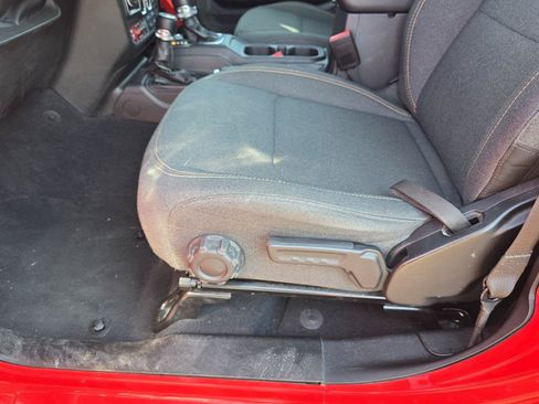 Used 2025 Jeep Wrangler Unlimited Sport AWD/4WD image 23
