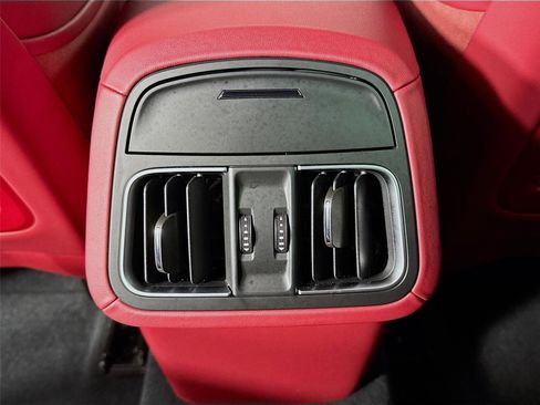 Used 2023 Maserati Levante GT AWD/4WD image 27