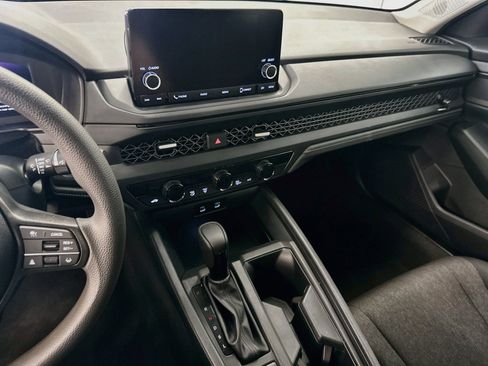 Used 2025 Honda Accord SE image 25