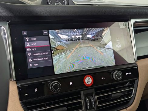 New 2026 Porsche Macan image 31