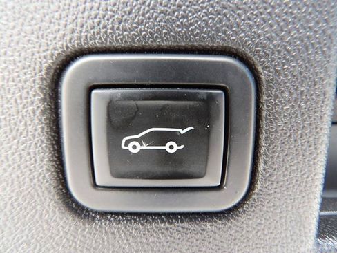 Certified 2020 Chevrolet Equinox LT w/ Driver Convenience Package AWD/4WD image 36