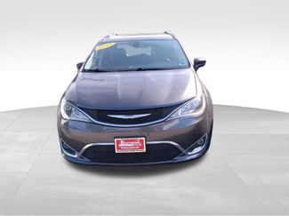 Used 2018 Chrysler Pacifica Touring-L FWD video 2