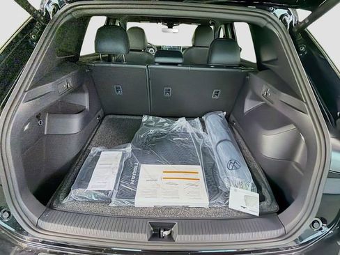 New 2026 Volkswagen Tiguan SE R-Line image 28