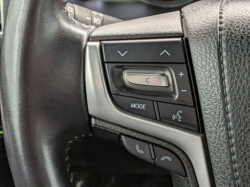 Used 2021 Toyota Land Cruiser image 19