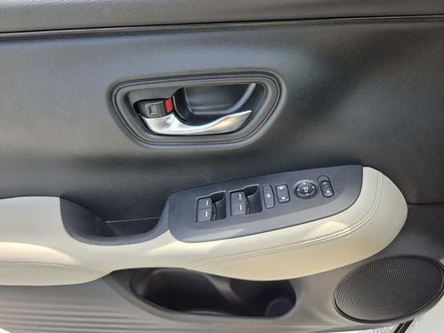 Used 2025 Honda HR-V LX image 35