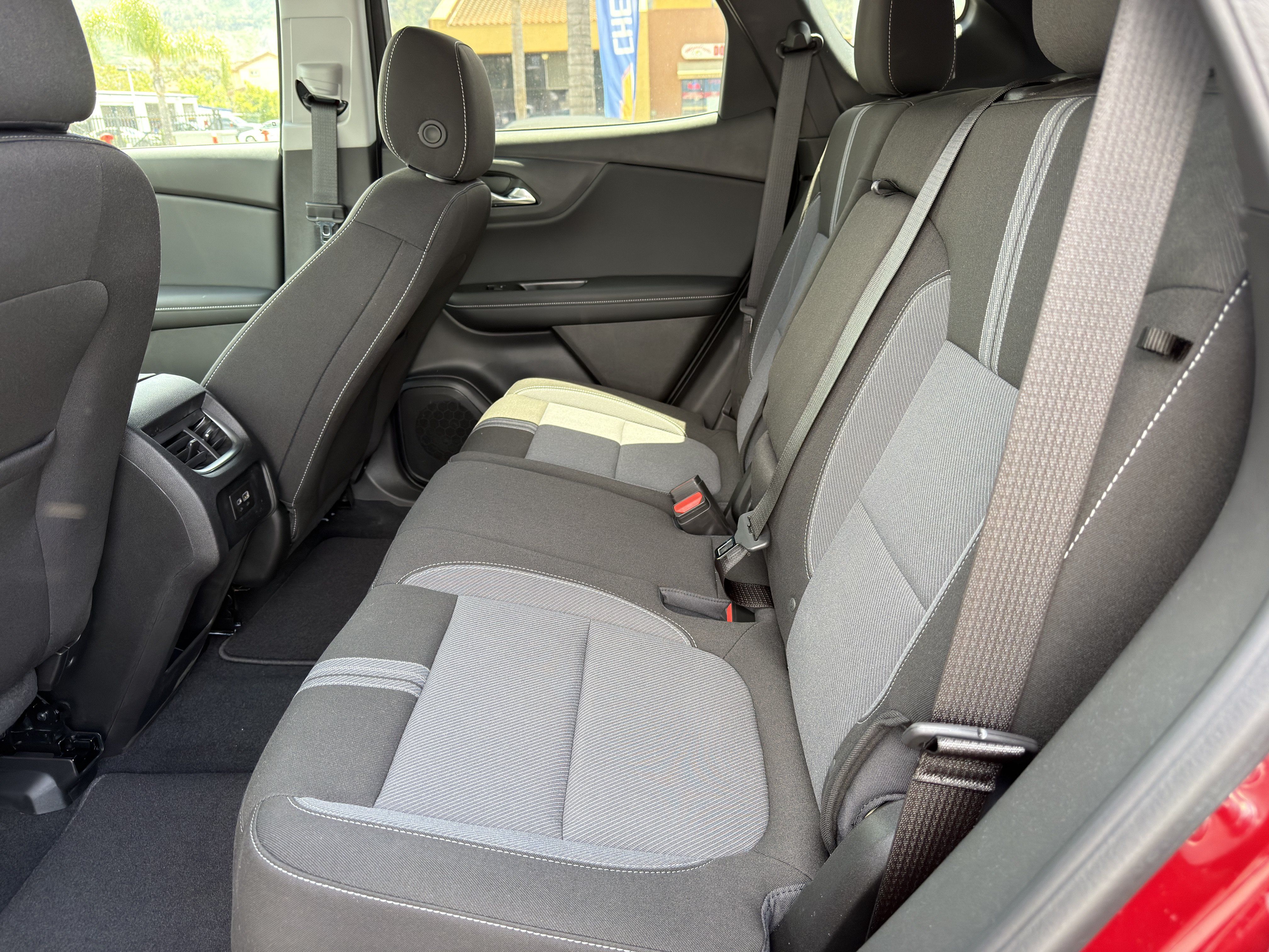 New 2025 Chevrolet Blazer LT w/ Convenience Package FWD image 18