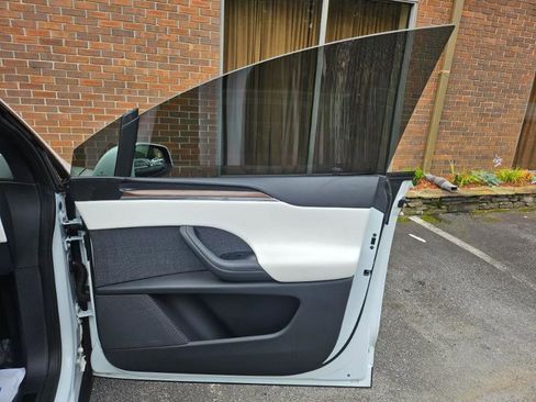 Used 2022 Tesla Model X AWD/4WD image 60