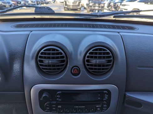 Used 2005 Jeep Liberty Limited AWD/4WD image 19