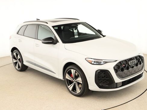 New 2025 Audi SQ5 Premium Plus image 30