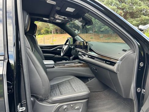 Used 2024 Cadillac Escalade Sport Platinum w/ Heavy-Duty Trailer Package AWD/4WD image 52