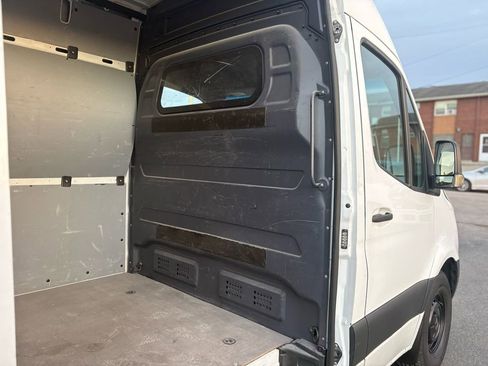 Used 2020 Mercedes-Benz Sprinter 2500 image 17
