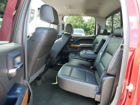 Used 2018 Chevrolet Silverado 1500 High Country AWD/4WD image 36