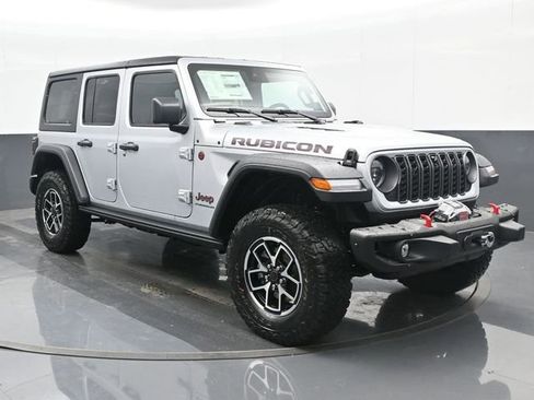 Used 2024 Jeep Wrangler Unlimited Rubicon w/ Capability Package image 6