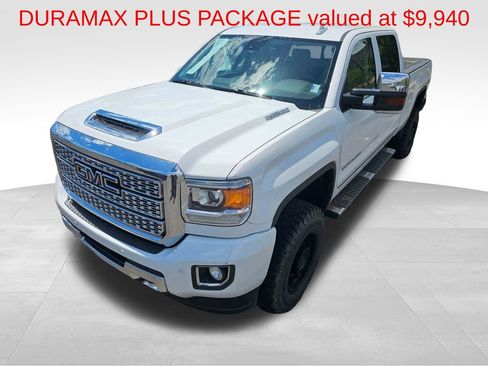 Used 2019 GMC Sierra 2500 Denali w/ Duramax Plus Package AWD/4WD image 6