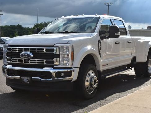 Used 2023 Ford F450 XLT w/ Camper Package AWD/4WD image 15