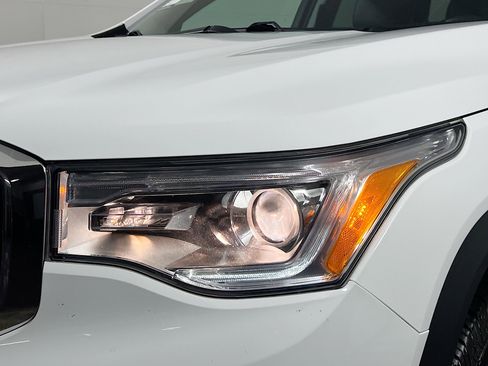 Used 2019 GMC Acadia SLT image 12