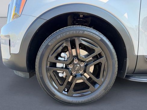Used 2025 Kia Telluride EX X-Line image 9