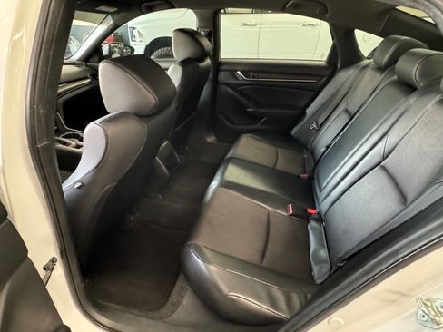 Used 2018 Honda Accord Sport image 8