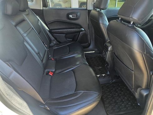 Used 2018 Jeep Compass Latitude w/ Popular Equipment Group FWD image 22