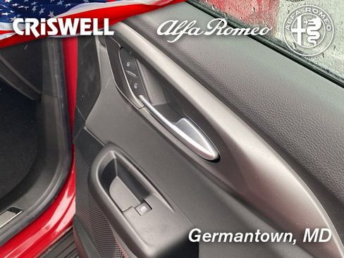 New 2024 Alfa Romeo Tonale Veloce w/ Active Assist Package image 35