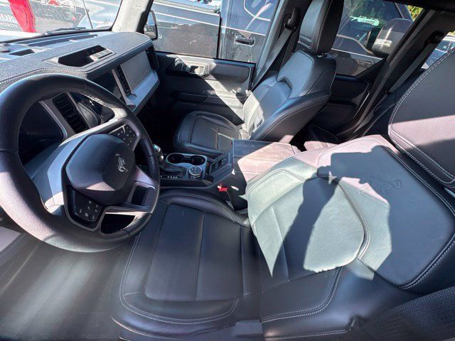 Used 2025 Ford Bronco Outer Banks w/ Black Appearance Package AWD/4WD image 12