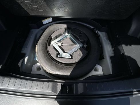 Certified 2019 Toyota RAV4 LE AWD/4WD image 24