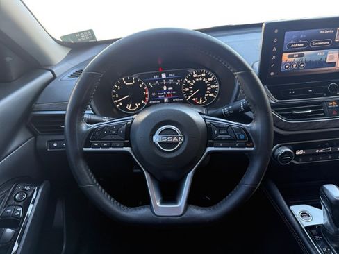 Used 2023 Nissan Altima 2.5 SL FWD image 14