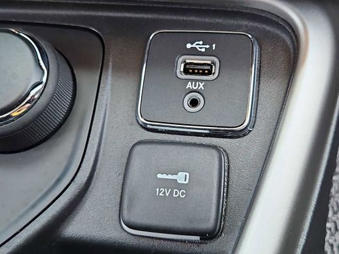 Used 2020 Jeep Compass Latitude AWD/4WD image 30