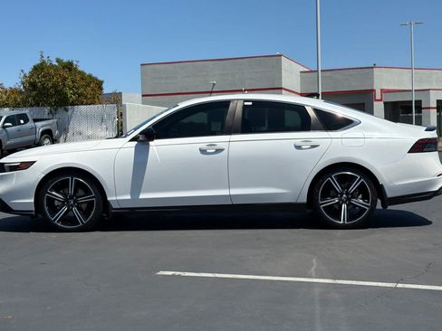 Used 2023 Honda Accord Sport image 9