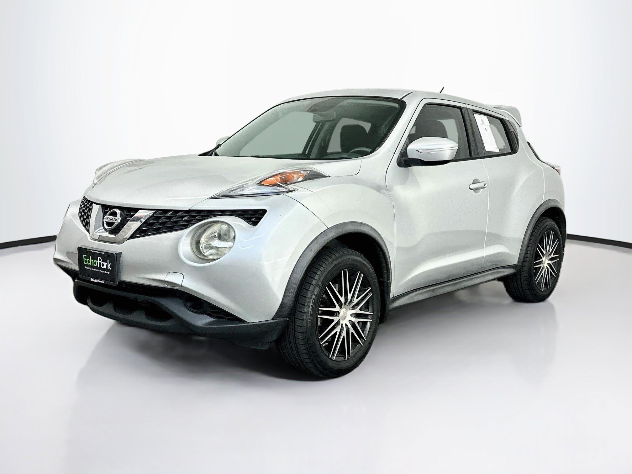 Used 2015 Nissan Juke S AWD/4WD image 3