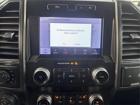 Used 2019 Ford F150 Lariat w/ Equipment Group 502A Luxury AWD/4WD image 45