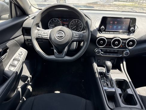 Used 2025 Nissan Sentra S image 11