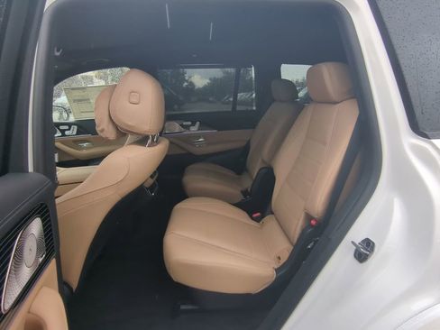 New 2026 Mercedes-Benz GLS 580 4MATIC image 5