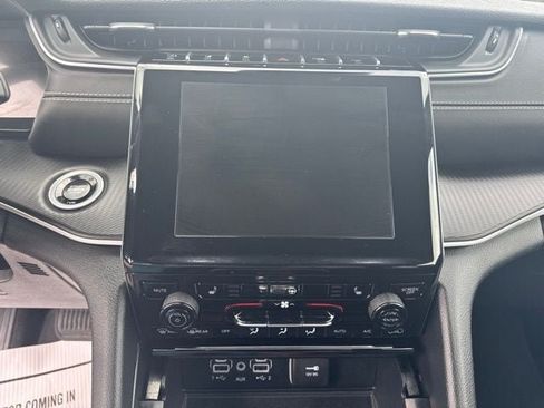 Used 2025 Jeep Grand Cherokee L Laredo AWD/4WD image 16