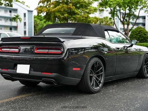 Used 2023 Dodge Challenger SRT Hellcat RWD image 19