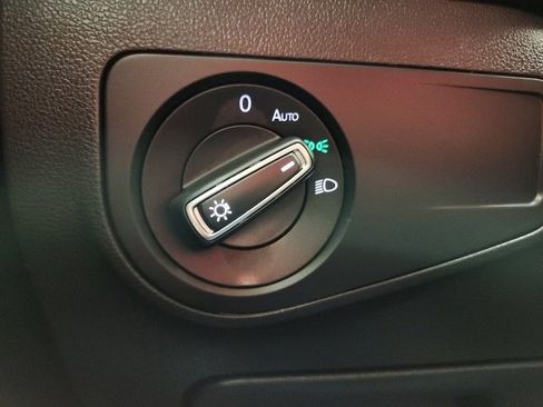 Used 2022 Volkswagen Tiguan SE w/ Panoramic Sunroof Package image 52