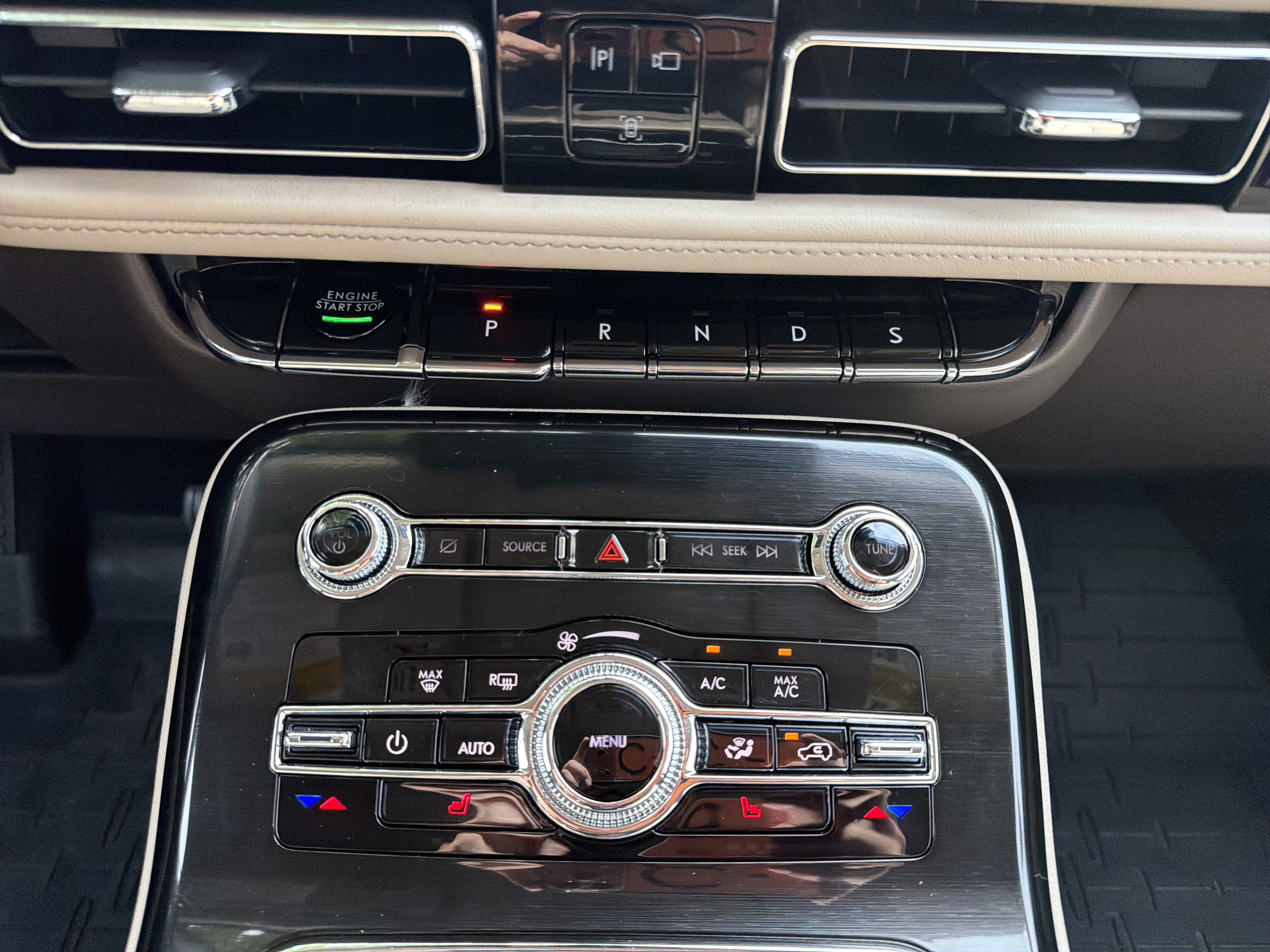 Used 2023 Lincoln Nautilus AWD w/ Premium Package image 20